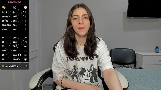 broosnica1 online show from November 1, 2025, 7:46 am