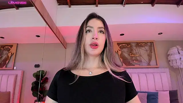 Snapshot of _AlejaCruz_ chatting on July 16, 2026, 7:44 pm AlejaCruz online show from July 16, 2026, 7:44 pm