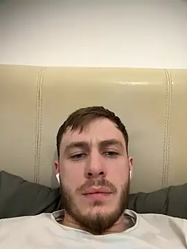 Snapshot of Julian128 chatting on March 4, 2025, 7:54 pm Julian128 online show from March 4, 2025, 7:54 pm