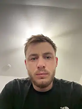 Snapshot of Julian128 chatting on March 12, 2025, 7:47 pm Julian128 online show from March 12, 2025, 7:47 pm