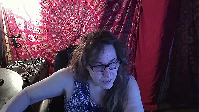 Snapshot of Ireallysquirt chatting on March 19, 2025, 12:26 am Ireallysquirt online show from March 19, 2025, 12:26 am