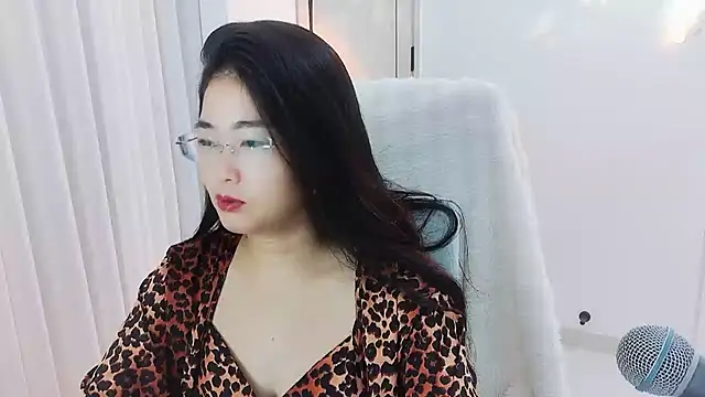 Floor oo online show from September 18, 2025, 2:53 pm