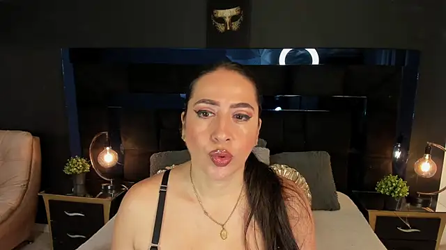 Snapshot of MayraVegas chatting on February 7, 2025, 1:22 pm MayraVegas online show from February 7, 2025, 1:22 pm