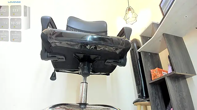 victoria Christie online show from November 7, 2025, 10:31 am