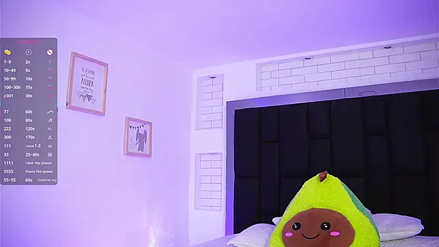 Marianamonroe  online show from September 29, 2025, 6:57 pm