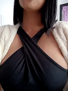 tiffani  love online show from October 29, 2025, 6:40 pm