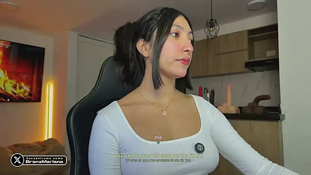 MarianaBranzz online show from April 18, 2026, 3:47 pm