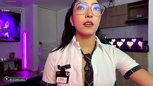 MarianaBranzz online show from May 19, 2026, 4:14 pm