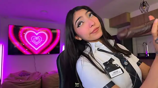 MarianaBranzz online show from March 12, 2026, 5:17 pm