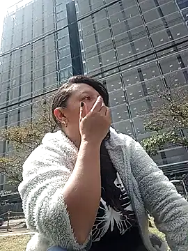 Emily0215 online show from February 4, 2026, 4:02 pm