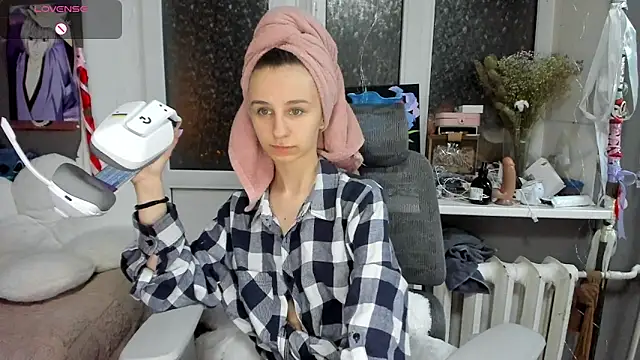  Nika Kik online show from April 7, 2026, 5:15 pm