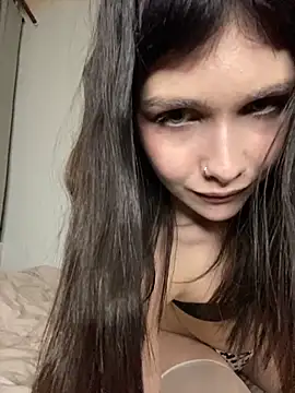 CherryCrystall online show from November 23, 2025, 6:40 pm