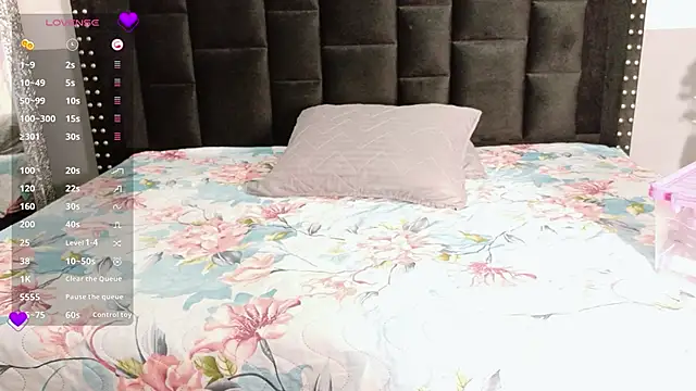 Snapshot of kinkyhousewifee chatting on November 30, 2025, 7:25 pm kinkyhousewifee online show from November 30, 2025, 7:25 pm