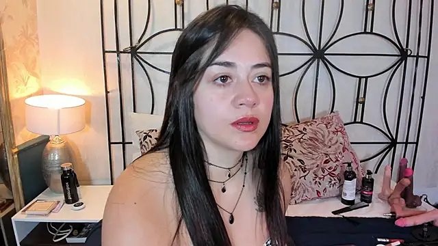 nahomi sweett online show from September 22, 2025, 10:54 am