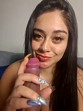 nahomi sweett online show from March 15, 2026, 3:35 am