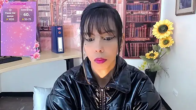 Snapshot of Catalella_Ar chatting on October 12, 2025, 3:08 am Catalella Ar online show from October 12, 2025, 3:08 am