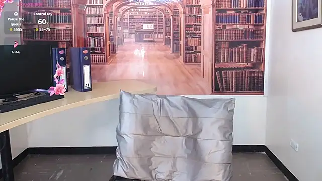 Snapshot of Catalella_Ar chatting on December 16, 2025, 3:22 am Catalella Ar online show from December 16, 2025, 3:22 am