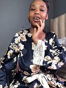 Nicole Liam  online show from November 16, 2025, 11:37 am