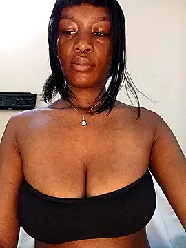 Ayrella02 online show from May 10, 2026, 2:41 pm