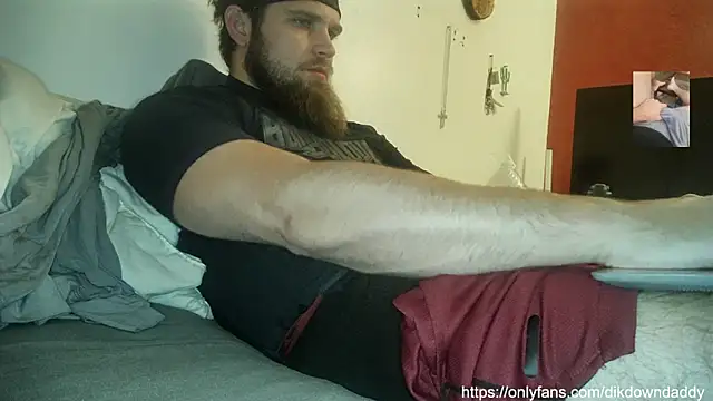 Snapshot of dikdowndaddy chatting on February 4, 2025, 10:32 am dikdowndaddy online show from February 4, 2025, 10:32 am