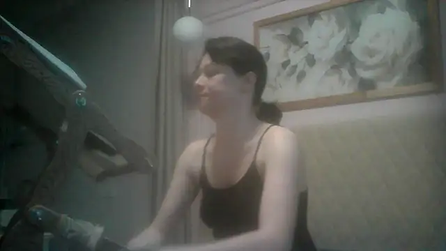 SunElizabeth online show from April 6, 2026, 1:56 am