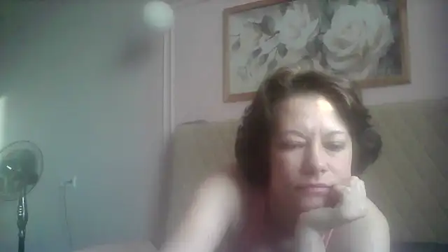 Snapshot of SunElizabeth chatting on August 4, 2026, 2:16 am SunElizabeth online show from August 4, 2026, 2:16 am