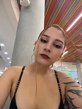 Snapshot of Mon_Cherry chatting on May 20, 2026, 11:13 pm Mon Cherry online show from May 20, 2026, 11:13 pm