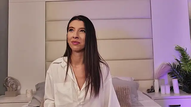 LunaWills  online show from September 11, 2025, 4:23 am