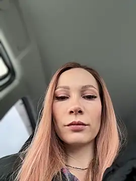 LavenderHot online show from February 11, 2026, 2:33 am