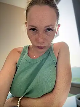 LavenderHot online show from April 10, 2026, 12:06 am