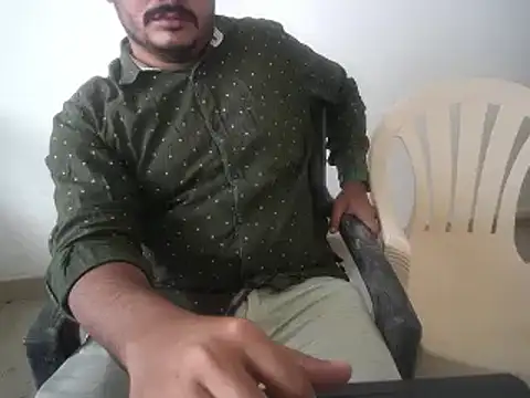 naughtymike0007 online show from November 26, 2025, 8:47 am