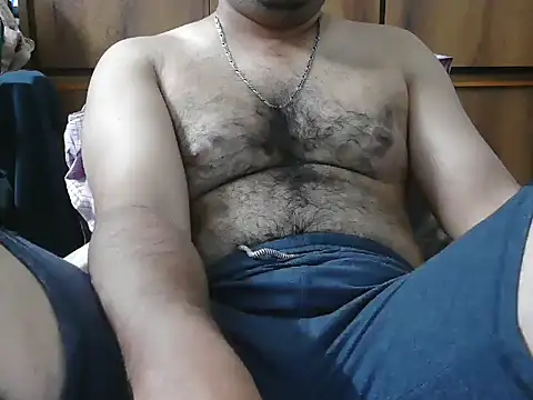 Snapshot of naughtymike0007 chatting on February 23, 2026, 5:24 pm naughtymike0007 online show from February 23, 2026, 5:24 pm