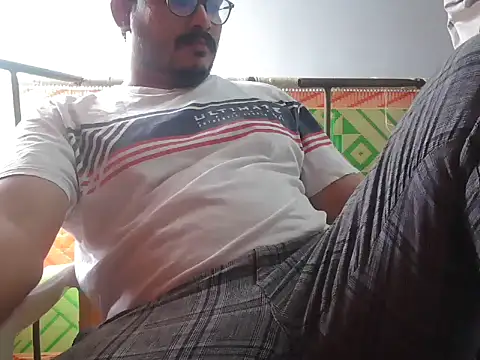 naughtymike0007 online show from July 12, 2026, 9:32 am