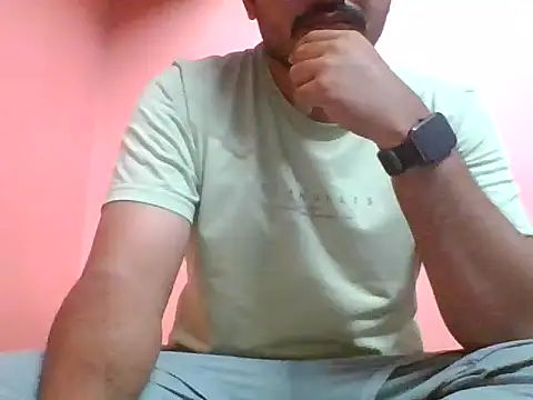 Snapshot of naughtymike0007 chatting on February 8, 2026, 4:59 pm naughtymike0007 online show from February 8, 2026, 4:59 pm