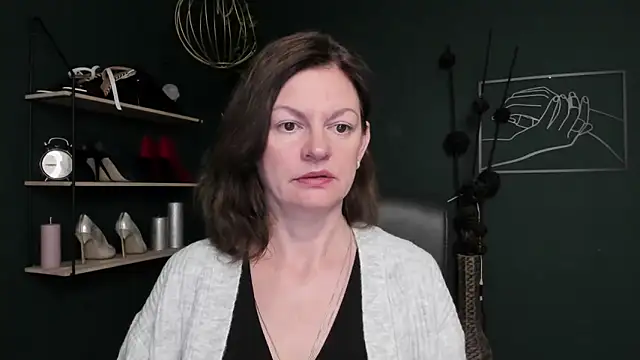 VivianWILD online show from October 20, 2025, 6:04 am