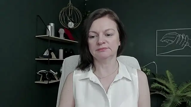 VivianWILD online show from April 17, 2026, 6:38 am