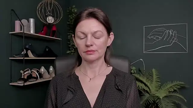 VivianWILD online show from November 13, 2025, 7:34 am