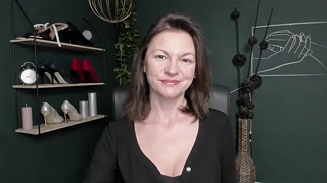 VivianWILD online show from October 9, 2025, 7:09 am