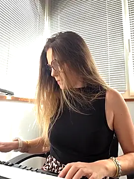 lucie mehott online show from April 27, 2026, 8:45 am