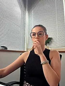lucie mehott online show from May 18, 2026, 9:36 am