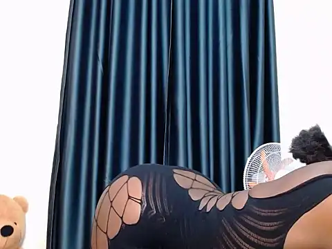 TeenieReeny online show from November 9, 2025, 9:41 pm