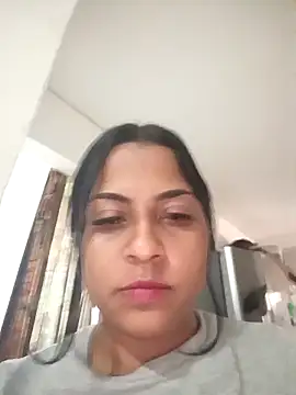 Giselabrunette25 online show from April 2, 2026, 4:35 pm