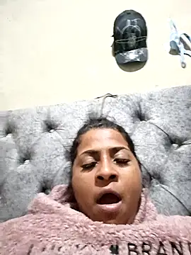 Snapshot of Giselabrunette25 chatting on May 7, 2026, 4:50 am Giselabrunette25 online show from May 7, 2026, 4:50 am