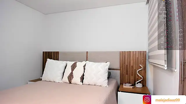 Snapshot of MalejaDiaz_ chatting on April 27, 2026, 5:44 pm MalejaDiaz online show from April 27, 2026, 5:44 pm