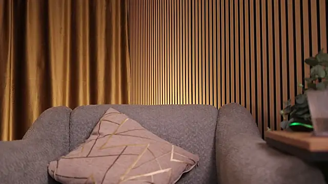 AnnittaStar online show from October 20, 2025, 2:24 am