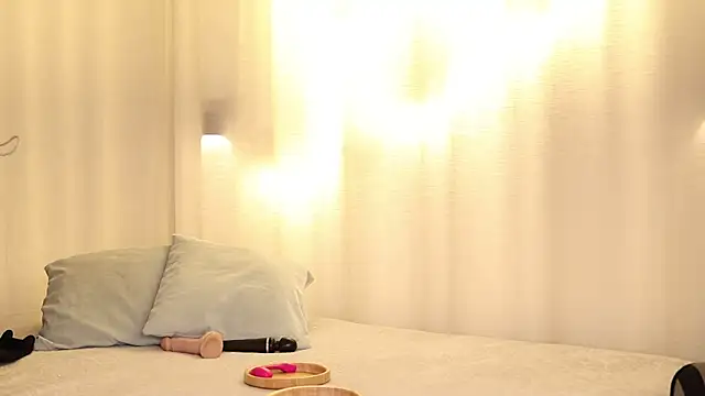 AnnittaStar online show from March 12, 2025, 1:47 am