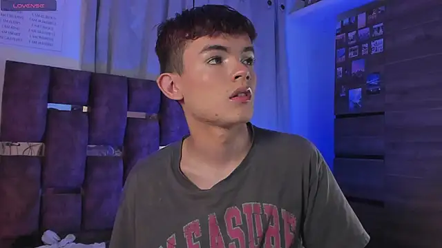 Snapshot of Angelo_018 chatting on March 16, 2025, 8:21 am Angelo 018 online show from March 16, 2025, 8:21 am