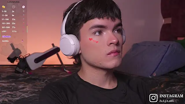 Snapshot of Angelo_018 chatting on November 2, 2025, 6:07 am Angelo 018 online show from November 2, 2025, 6:07 am