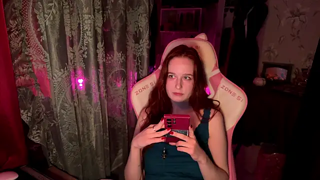 Snapshot of pearl_princess_ chatting on February 1, 2026, 10:19 pm pearl princess online show from February 1, 2026, 10:19 pm