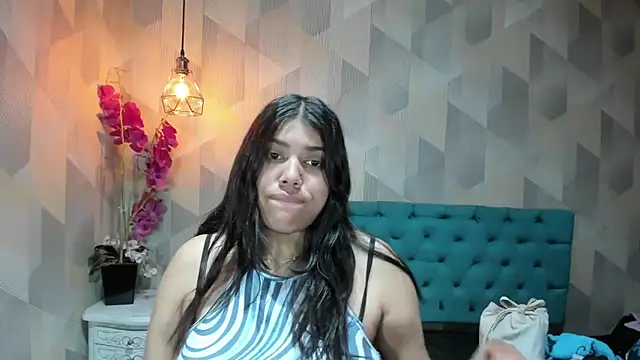 LindaBreeS online show from December 20, 2025, 1:36 pm